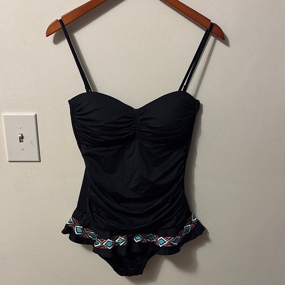 La Blanca Other - La Blanca Black Swimsuit with Vibrant Accents